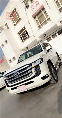 تۆیۆتا لاند کروزەر